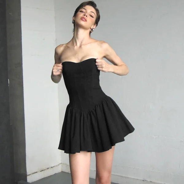 eilove欧美分割鱼骨束腰抹胸连衣裙女气质露肩性感小黑裙法式短裙 - 图片 3