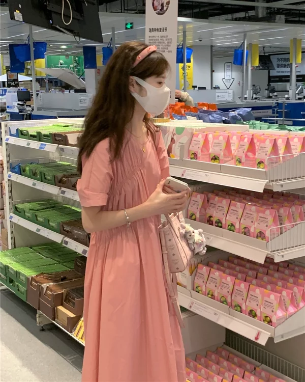 kumikumi法式甜美粉色连衣裙女夏季不规则褶皱宽松中长款过膝裙子