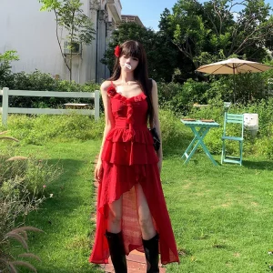 纯欲性感红色不规则吊带连衣裙女夏季新款辣妹气质度假风海边长裙