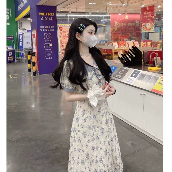 法式雪纺碎花连衣裙2022新款女夏季甜美娃娃领长裙设计感显瘦裙子 - 图片 2
