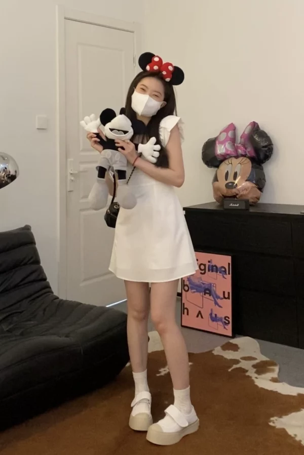 Viiwen 悸动初恋 清冷感方领法式气质长款显瘦飞飞袖优雅白连衣裙 - 图片 4