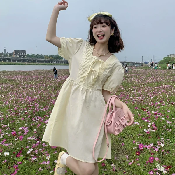 夏季2022年新款韩版连衣裙女装设计感方领泡泡袖别致系带短款裙子 - 图片 2