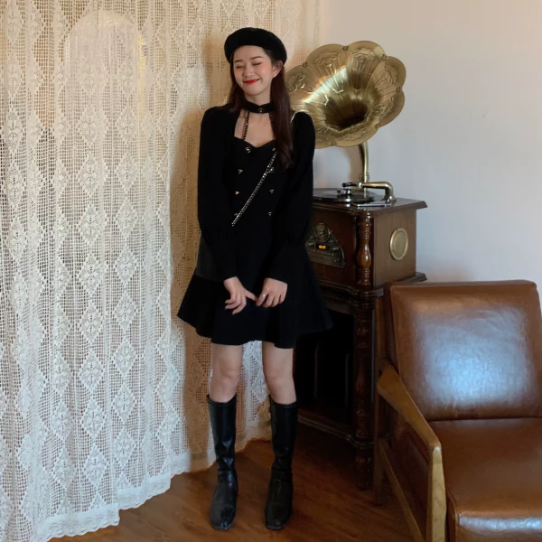 大码甜辣风炸街裙子胖mm显瘦遮肚赫本风小黑裙复古气质别致连衣裙 - 图片 2