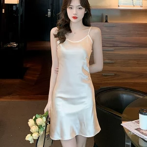 法式高级感醋酸缎面气质连衣裙女装夏装2023年新款裙子打底吊带裙