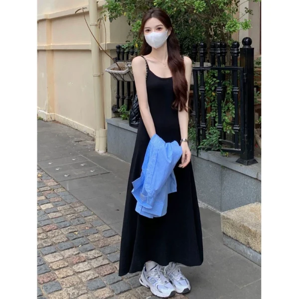 气质温柔风吊带连衣裙女夏季设计感2024新款茶歇法式收腰无袖长裙 - 图片 4