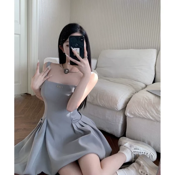 辣妹方领吊带连衣裙女春季新款法式高级感气质收腰性感A字短裙子 - 图片 4