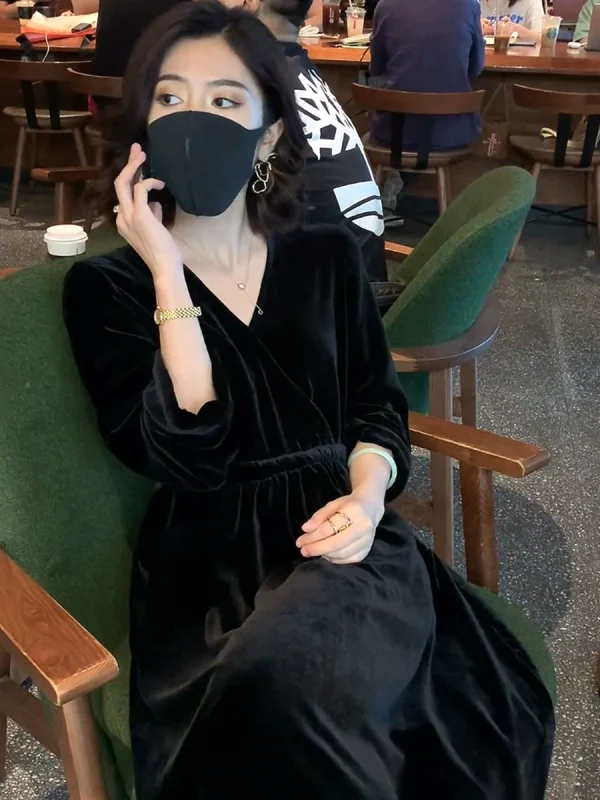 高端定制气质金丝绒连衣裙春秋款欧货长袖收腰显瘦内搭打底长裙子 - 图片 3