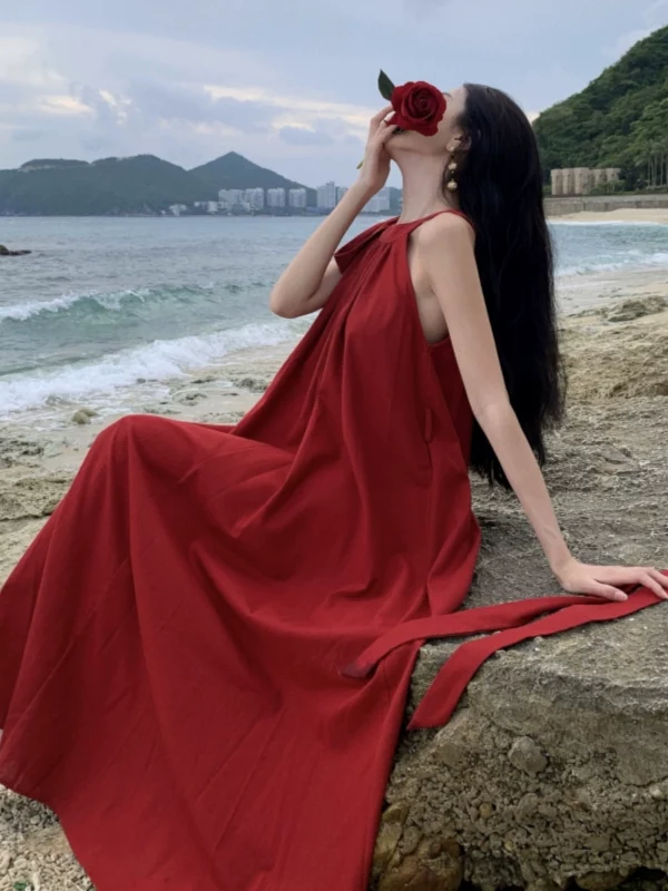 法式度假风无袖挂脖红色连衣裙女夏季云南三亚海边度假氛围感长裙 - 图片 2