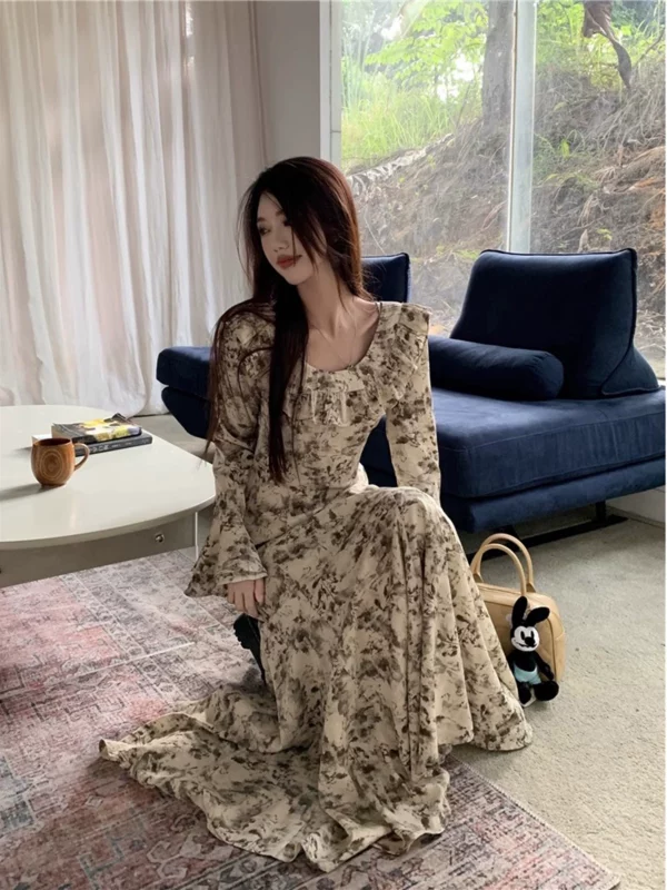 法式荷叶边碎花连衣裙女春秋新款设计感时尚长裙收腰显瘦长袖裙子 - 图片 4