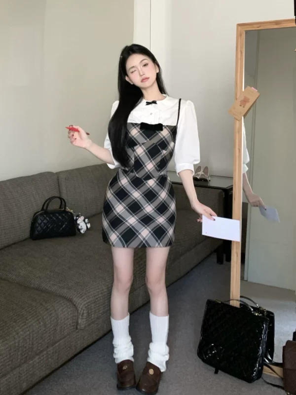 复古格纹蝴蝶结吊带连衣裙2024春款女装包臀裙小个子学院风短裙子