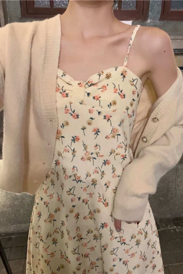 碎花连衣裙女春秋2023年新款超仙收腰吊带裙子针织开衫外套两件套 - 图片 6
