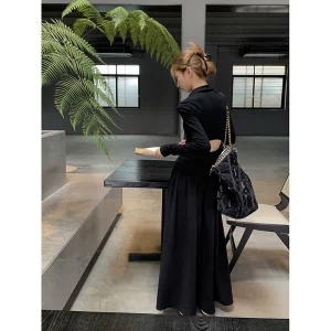 红人馆黑色连衣裙女春季新款2023长袖裙子到脚踝超长款简约长裙女