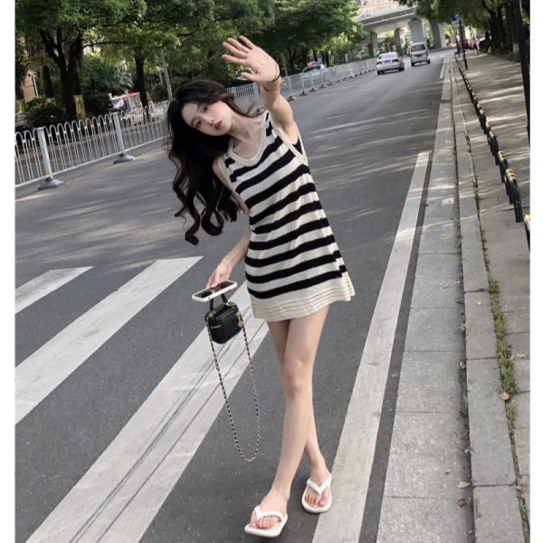 无袖条纹背心裙子女小众设计感小个子镂空针织连衣裙夏装2023新款 - 图片 5