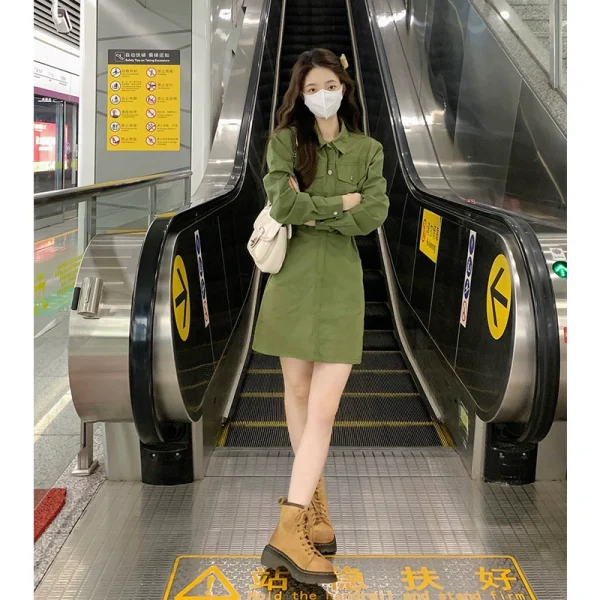 美式工装连衣裙女早秋2023新款POLO领收腰显瘦可盐可甜长袖A字裙 - 图片 3