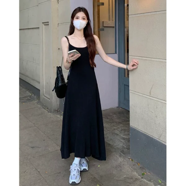 气质温柔风吊带连衣裙女夏季设计感2024新款茶歇法式收腰无袖长裙 - 图片 3