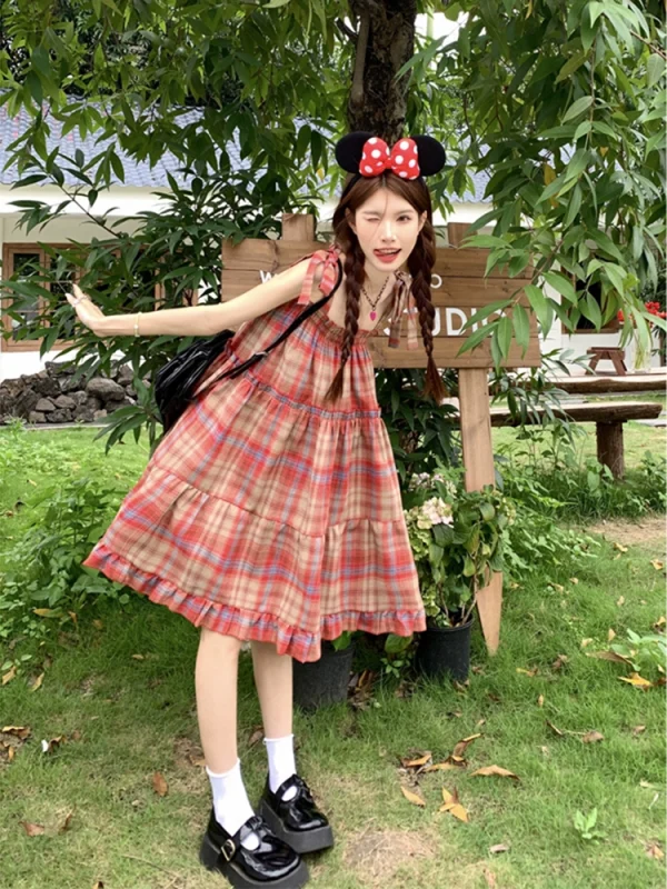 秋季2023新款洋气减龄气质宽松百搭别致花边格子吊带连衣裙女ins - 图片 2