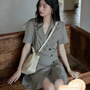夕蒙2023新款夏季设计感小众收腰显瘦法式小个子v领西装连衣裙女