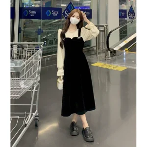 秋冬季2022年新款赫本风高级感丝绒假两件连衣裙女小个子法式裙子