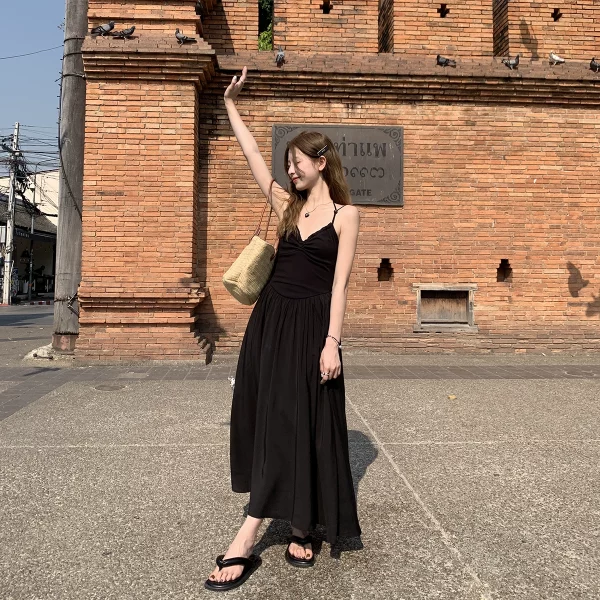 陆小团团泰式度假风吊带连衣裙2023年夏季新款辣妹小众别致裙子女 - 图片 2