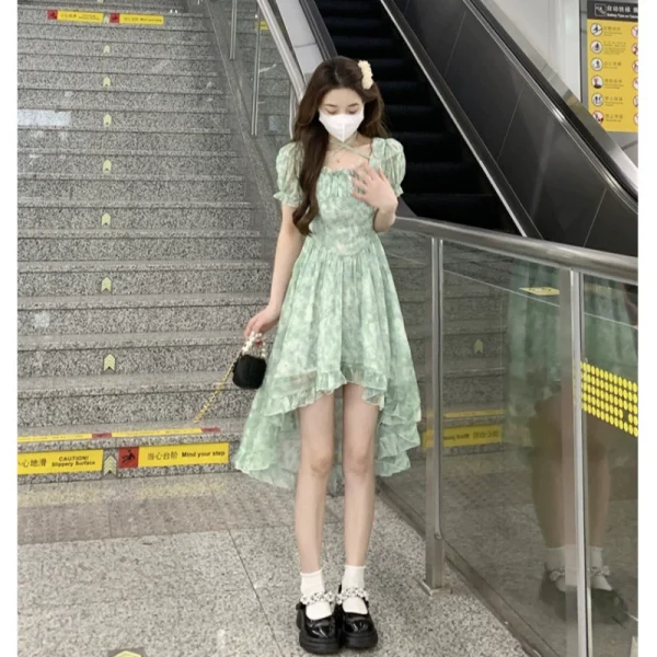 绿色碎花挂脖连衣裙女夏季方领小众独特设计感不规则别致惊艳裙子 - 图片 3