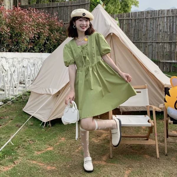 夏季2022年新款韩版连衣裙女装设计感方领泡泡袖别致系带短款裙子