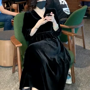 高端定制气质金丝绒连衣裙春秋款欧货长袖收腰显瘦内搭打底长裙子