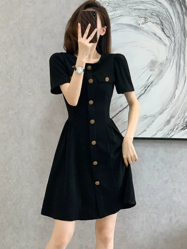 法式泡泡袖黑色连衣裙女薄款赫本风小黑裙收腰显瘦a字裙夏款遮肉 - 图片 3