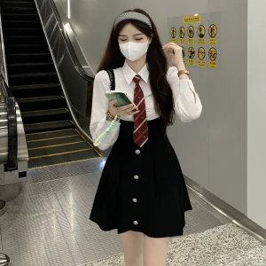 大码微胖法式假两件学院风连衣裙女秋季新款胖mm收腰显瘦遮肚裙子