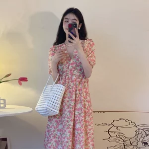 chic碎花连衣裙女秋季2022新款泡泡袖V领收腰显瘦中长款法式裙子