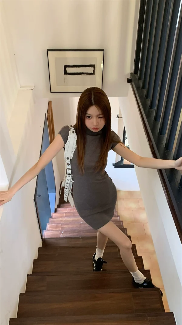 PPHOME天生辣妹~半高领弹力修身显瘦短袖针织连衣裙打底包臀短裙 - 图片 2