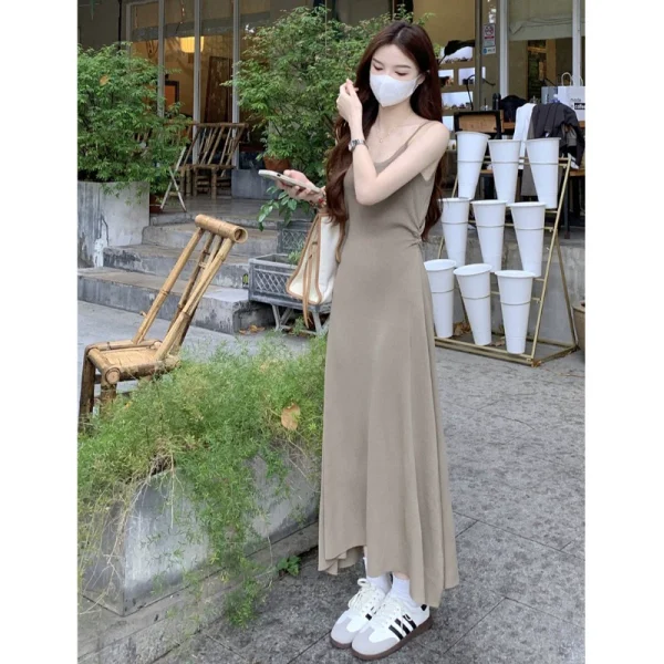 气质温柔风吊带连衣裙女夏季设计感2024新款茶歇法式收腰无袖长裙 - 图片 5