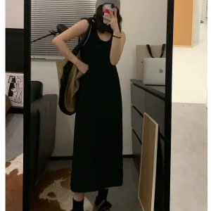 viiwen free U领背心裙 可搭任何外套的背心中长款黑色显瘦连衣裙