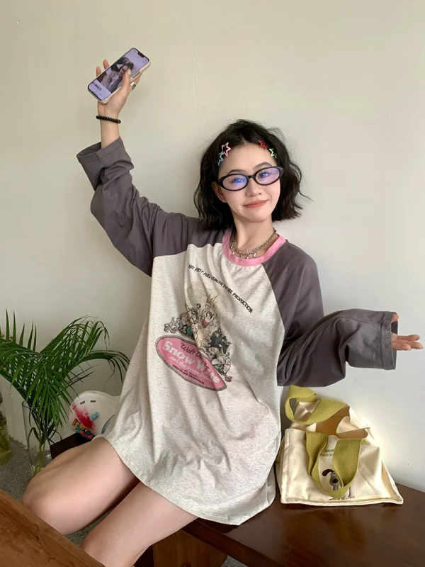 PPHOME可爱复古局~撞色插肩袖圆领卡通印花休闲百搭长袖T恤上衣女 - 图片 3