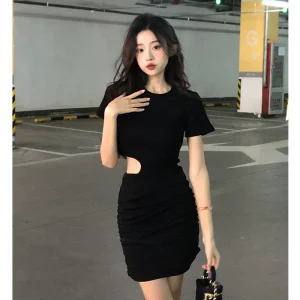 黑色镂空连衣裙女夏季性感纯欲风辣妹裙子小个子紧身收腰包臀短裙