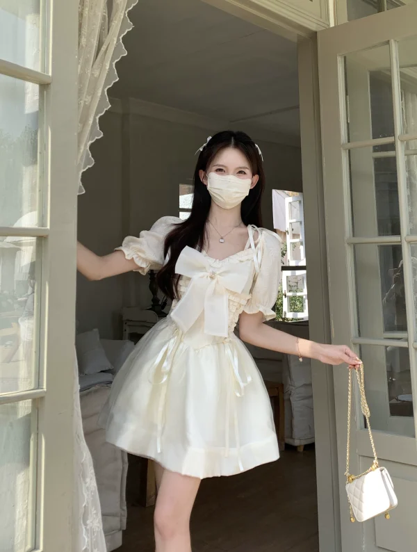 设计感小众蝴蝶结短袖连衣裙女夏季2023年新款气质显瘦公主短裙子