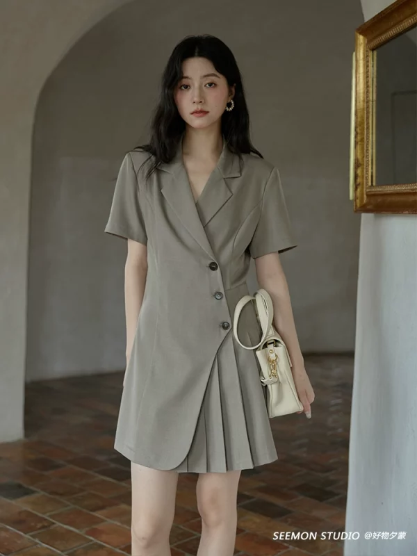夕蒙2023新款夏季设计感小众收腰显瘦法式小个子v领西装连衣裙女 - 图片 2