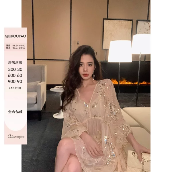 邱肉瑶 高端精致阔太太亮片连衣裙女秋季新款轻奢高级感轻熟裙子