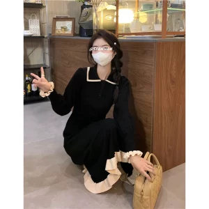 polo领针织连衣裙女秋季2023新款气质撞色中长款收腰显瘦长袖裙子