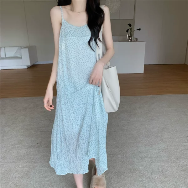 碎花吊带连衣裙女夏季2022新款小清新薄款修身显瘦超仙雪纺长裙子